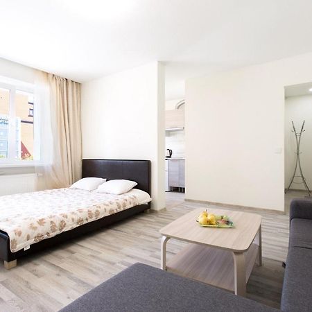 Sunny Apartment Near Bus Station Talin Exterior foto
